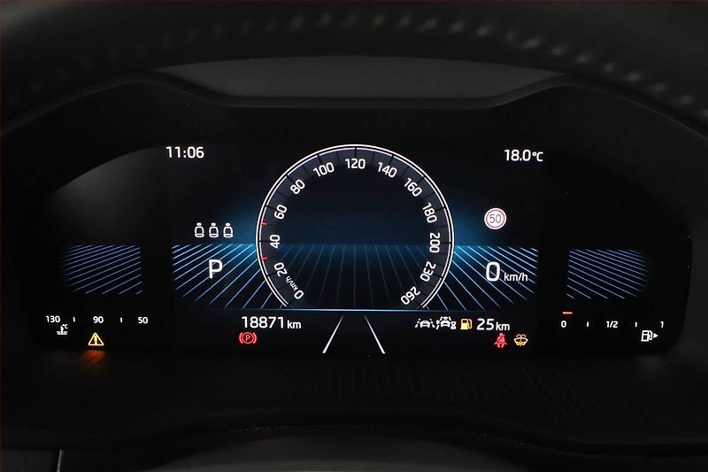 Škoda Karoq (2024) 2.0 TDI, Drive - fotka 8 z 19