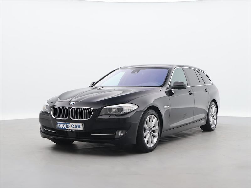 BMW Řada 5 3,0 530d x Drive Tažné Klima - fotka 2 z 33
