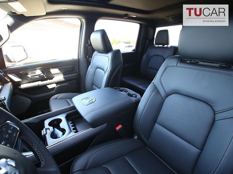 RAM 1500 (2026) Laramie 5.7V8 HEMI 2026  - fotka 29 z 41