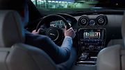 Jaguar XJ.