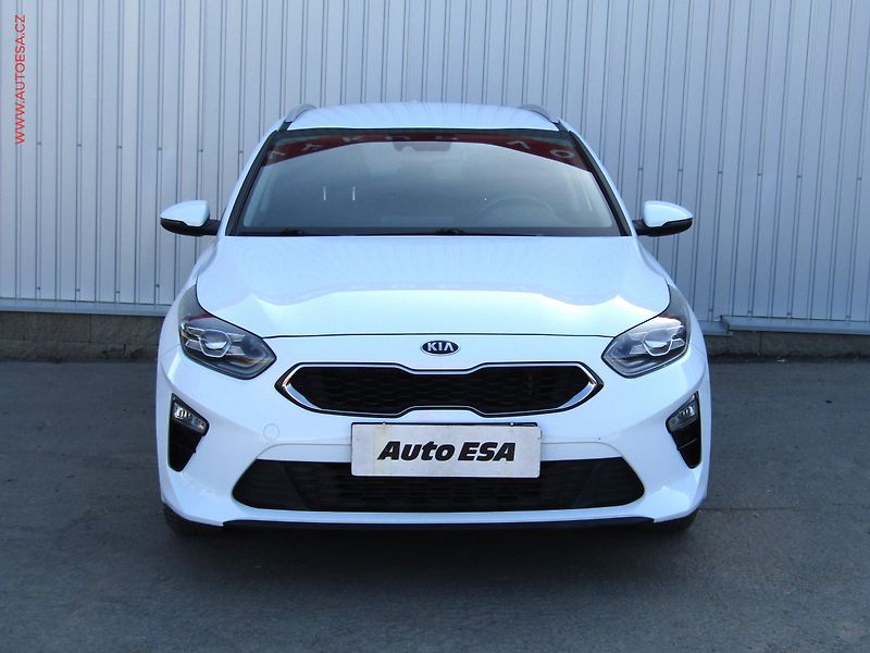 Kia Ceed (2019) 1.6 CRDi, 1.maj,ČR, Exclusive - fotka 2 z 18