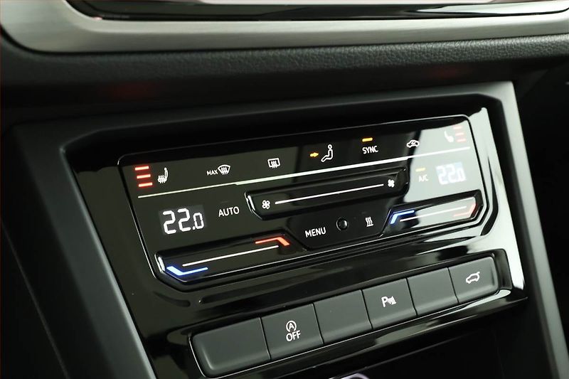 Volkswagen Touran (2023) Comfortline 1.5 TSI - fotka 14 z 17