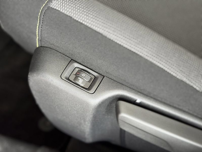 Citroën C3 1,2PT ICONIC*Tempomat*Vyhř.Sed - fotka 26 z 30