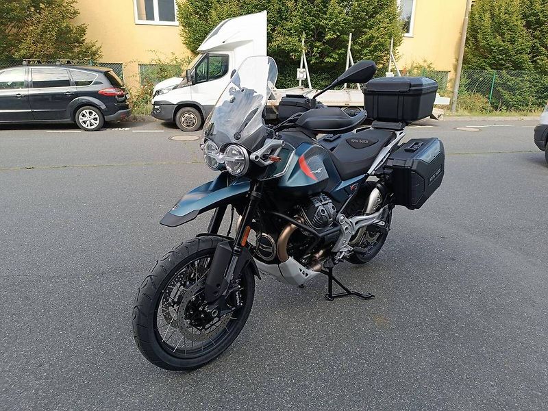 Moto Guzzi V 85 TT (2026) Travel Blu Zefiro - fotka 3 z 17