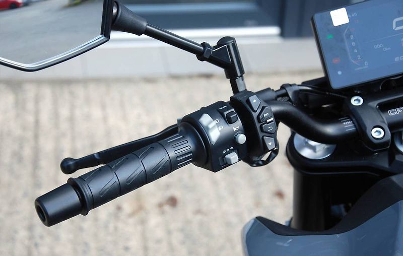 CFMOTO 300 NK (2026) 300NK - fotka 18 z 25
