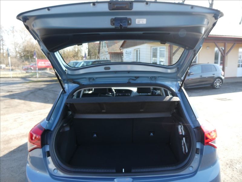 Hyundai i20 1,1 CRDi 1.majitel, webasto - fotka 17 z 43