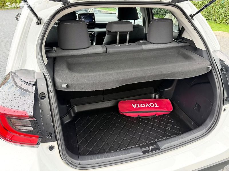 Toyota Yaris (2021) Hybrid / 1.5 VVT-i/ záruka - fotka 10 z 21