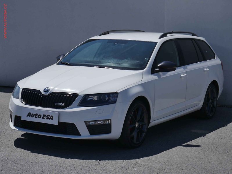 Škoda Octavia (2014) 2.0 TDi, RS, navi, xenon - fotka 3 z 25