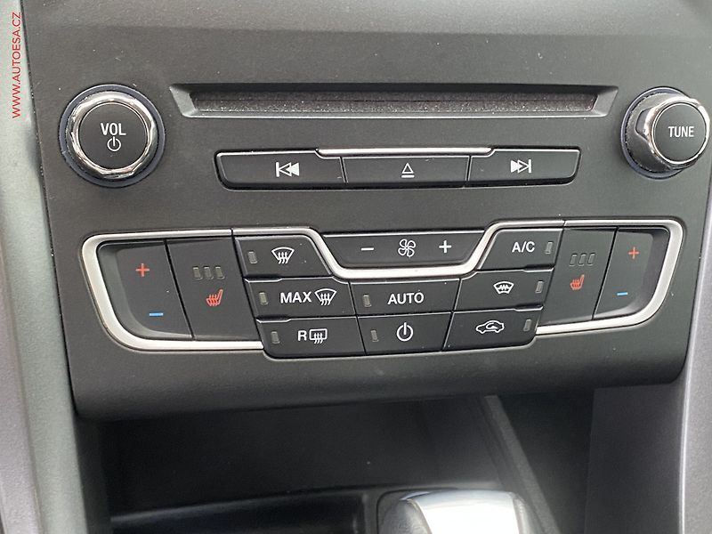Ford Mondeo (2016) 2.0 EB, Titanium, AT, kůže - fotka 15 z 17