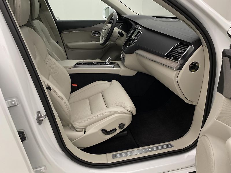 Volvo XC90 B5 AWD BRIGHT PLUS AUT CZ 7m - fotka 23 z 62