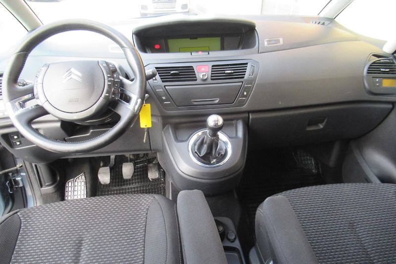 Citroën Grand C4 Picasso 1.6 HDi AUT. KLIMA 7 míst - fotka 9 z 19