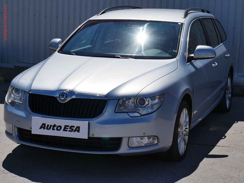 Škoda Superb (2012) 2.0 TDi, ČR, Ambition - fotka 3 z 22