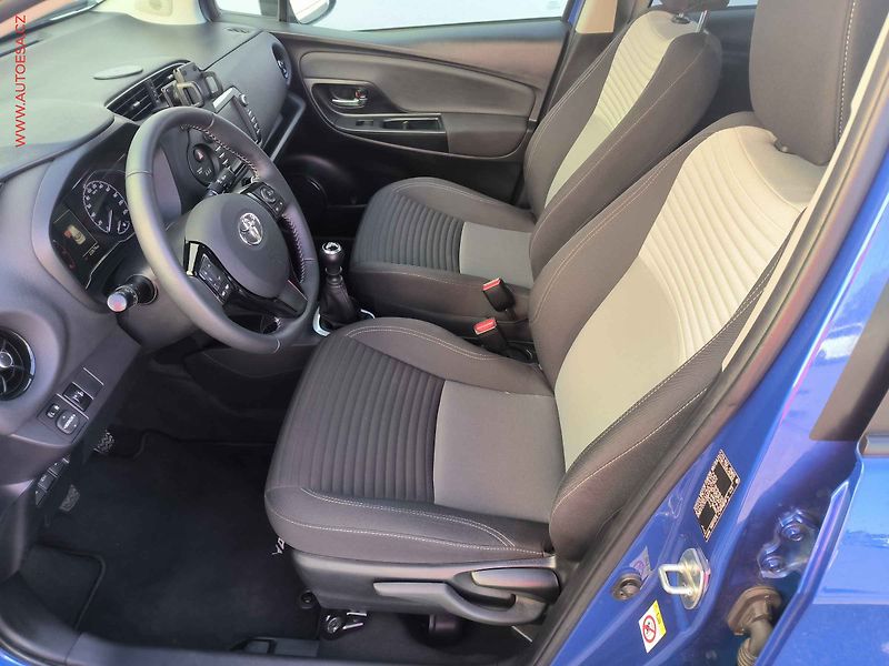 Toyota Yaris (2017) 1.5 i, 1.maj,ČR, AC, park - fotka 8 z 19