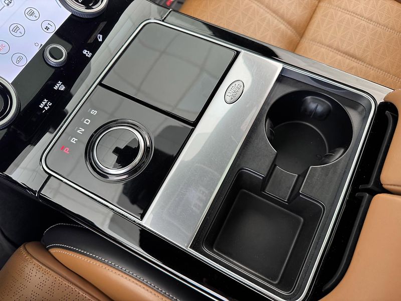 Land Rover Range Rover Velar D300 HSE R-Dynamic*HUD*Vzduch - fotka 28 z 45