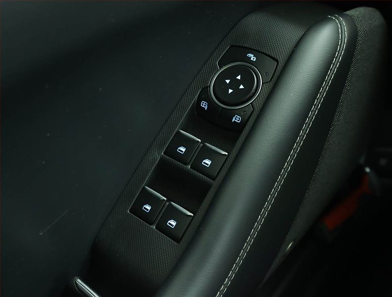 Ford Mustang Mach-E (2021) Standard Range RWD, SoH 95% - fotka 15 z 18