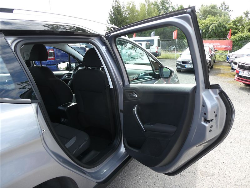 Peugeot 2008 1,2 1.2 81kW NAVI,závěs,servis - fotka 26 z 46