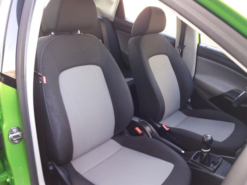 Seat Ibiza 1.4 16V,63kW,NAVI,DIG.KLIMA!! - fotka 21 z 37