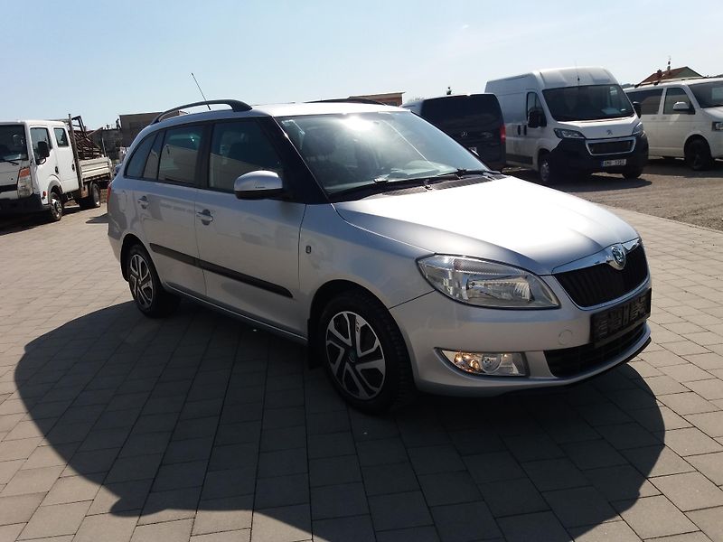 Škoda Fabia 1.2TSi,DIG.KLIMA,VÝHŘEV.SEDAD! - fotka 3 z 29
