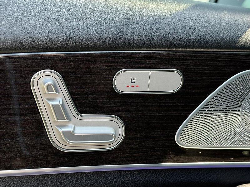 Mercedes-Benz GLS (2019) 400 d 4MATIC - fotka 19 z 54