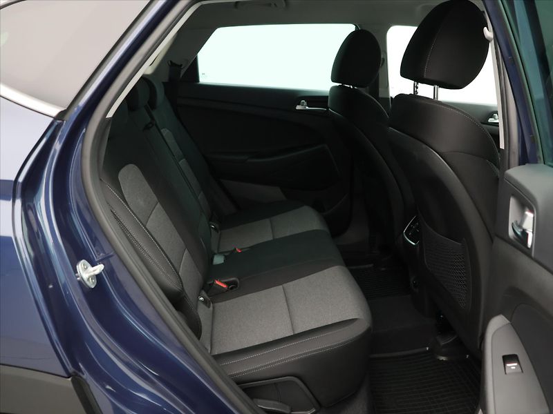 Hyundai Tucson 1,6 CRDI 100 kW CZ 1.Maj. - fotka 14 z 30