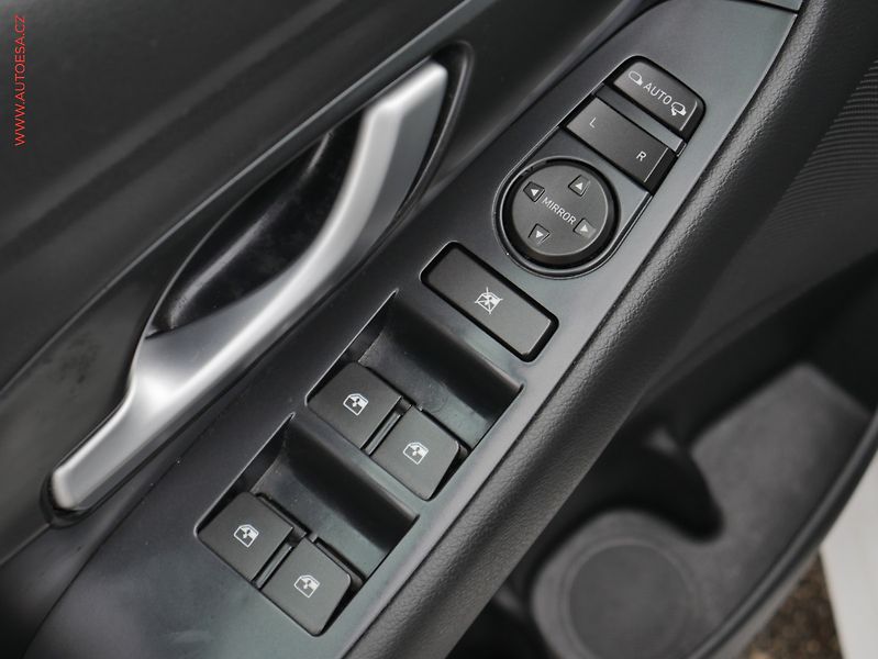 Hyundai i30 (2018) 1.4T-GDi, 2.maj,ČR, AC, park - fotka 19 z 21