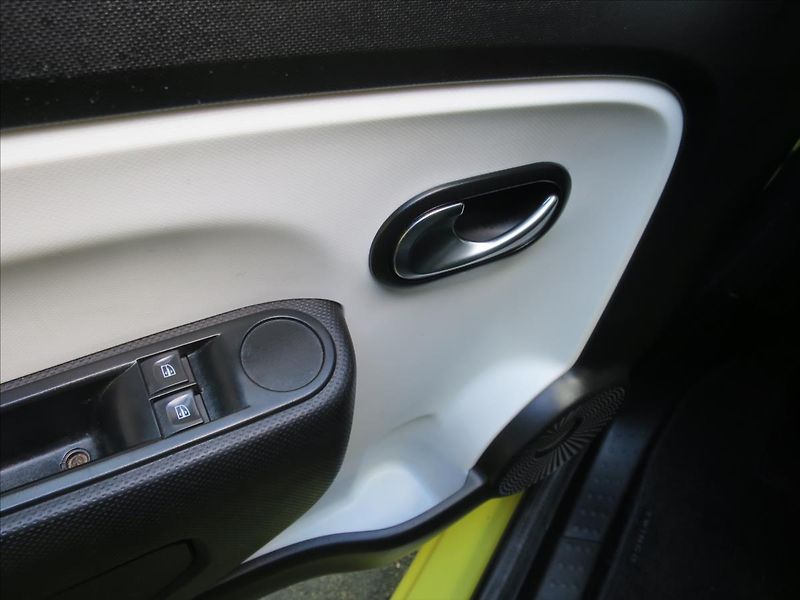 Renault Twingo 1,0 - fotka 14 z 20