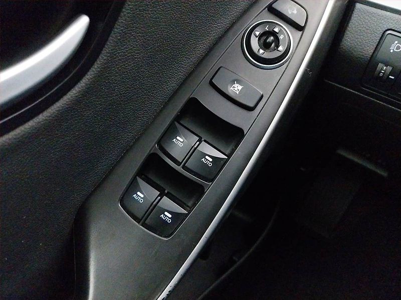 Hyundai i30 (2015) 1.6 CRDi, Tempomat - fotka 17 z 19