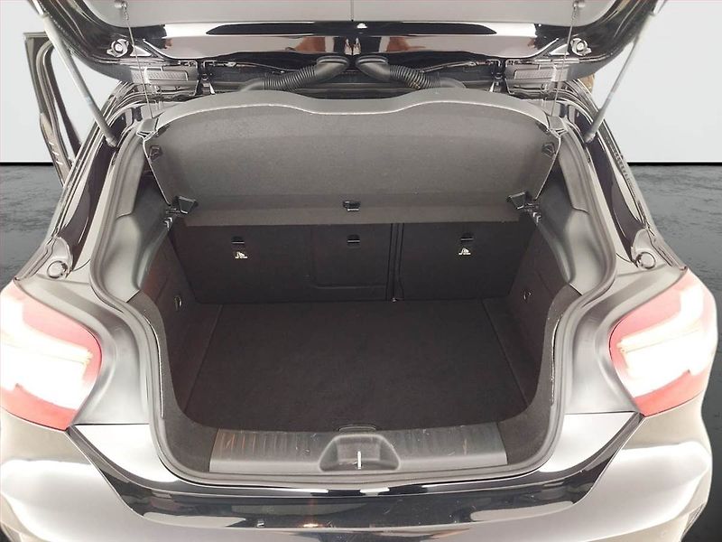 Mercedes-Benz Třídy A (2016) A 200, Kůže, Navi - fotka 13 z 19