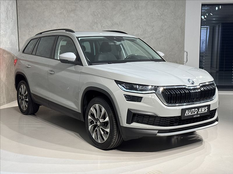 Škoda Kodiaq 2,0 TDi  DSG 4x4 Tour Assist K - fotka 3 z 48