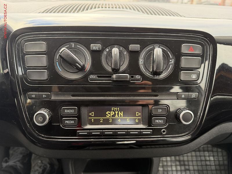 Volkswagen up! (2013) 1.0i, AC, STK1/28 - fotka 14 z 15