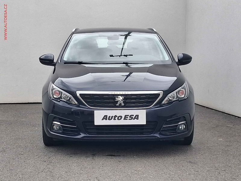 Peugeot 308 (2020) 1.2 PT, AC, park. kamera - fotka 2 z 21