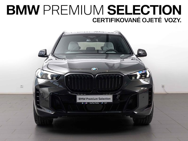 BMW X5 xDrive40d - fotka 2 z 24