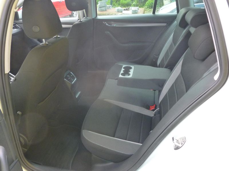 Škoda Octavia KOMBI III  TSI 85 KW NAVIGACE - fotka 14 z 20