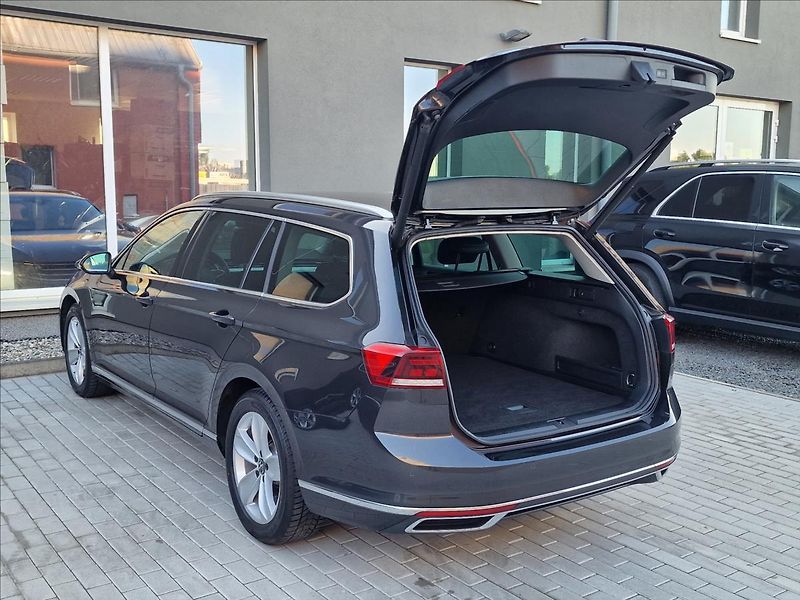 Volkswagen Passat 2.0TDI 147kW 4MOTION DSG Eleg - fotka 40 z 50