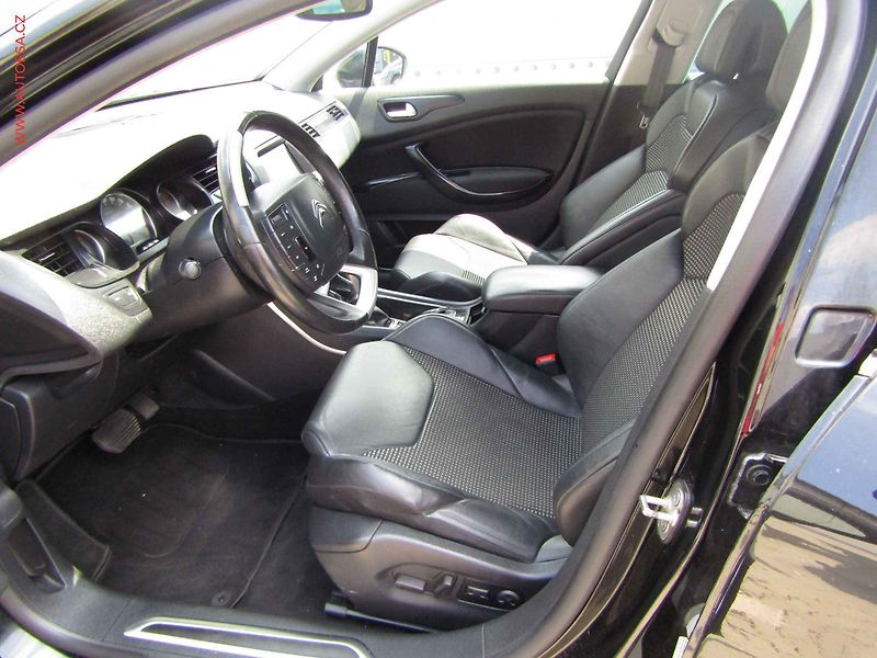 Citroën C5 (2016) 2.0 HDi, AT, bixen, kamera - fotka 9 z 17