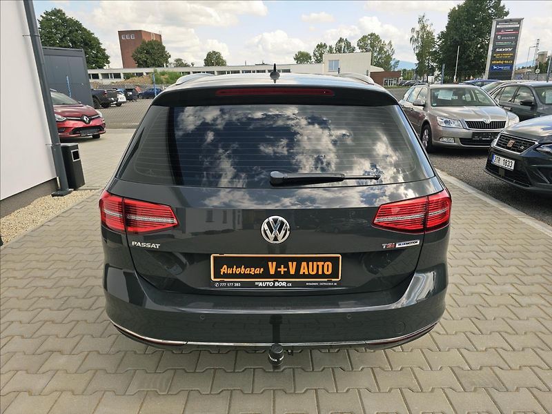 Volkswagen Passat VIII 1,4TSi DSG Highline - fotka 6 z 56