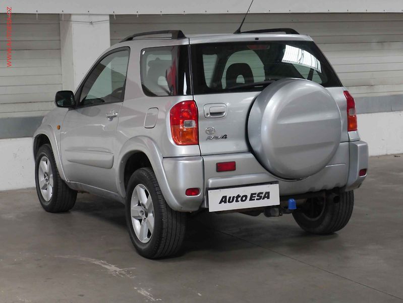 Toyota RAV4 (2001) 2.0VVT-i 4x4, AC - fotka 4 z 18