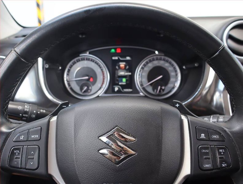 Suzuki Vitara (2022) 1.5 Hybrid, Automat - fotka 16 z 17