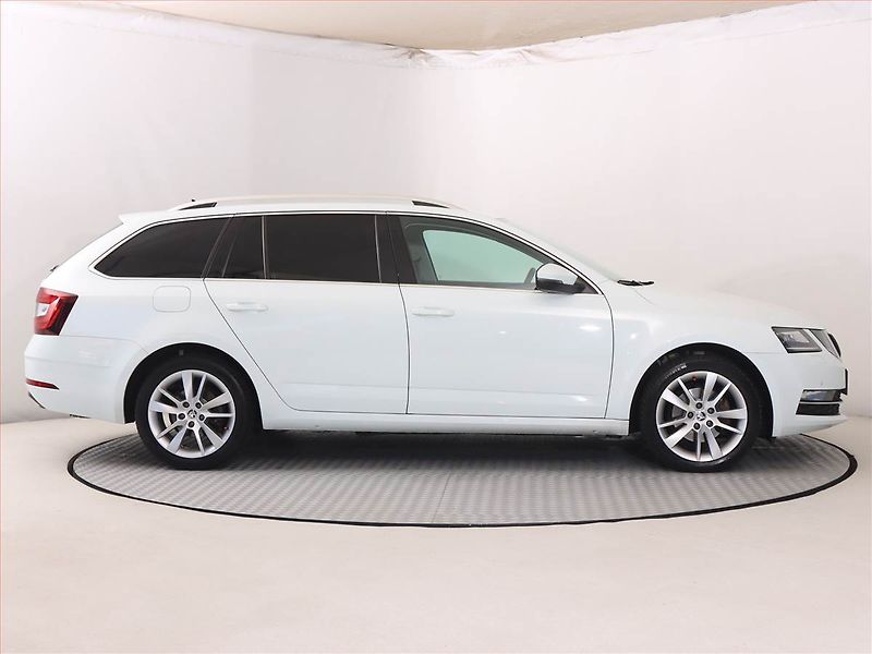 Škoda Octavia (2019) 2.0 TDI, 4X4, Automat, Navi - fotka 6 z 22