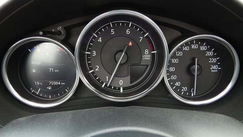 Mazda MX-5 RF 2.0 Skyactiv-G184 Exclusive - fotka 14 z 22