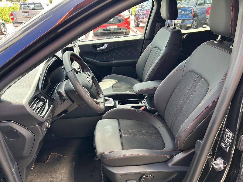 Ford Kuga 1,5 EcoBoost 110kW ST-LINE X - fotka 16 z 36