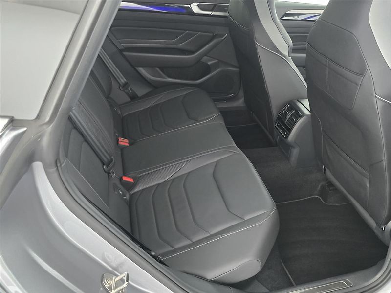 Volkswagen Arteon 2,0 TDi 147kW R-Line, Virtual, - fotka 24 z 26
