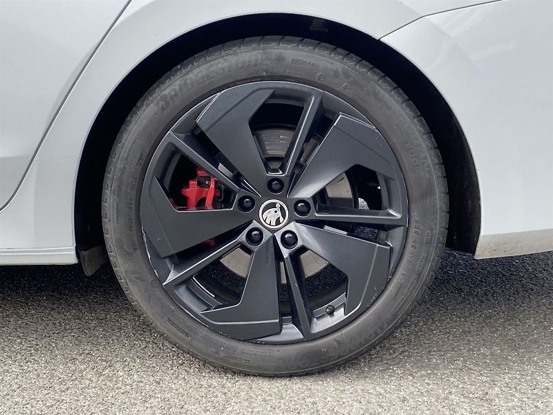 Škoda Octavia (2023) Combi 2.0 TSI RS - fotka 32 z 38