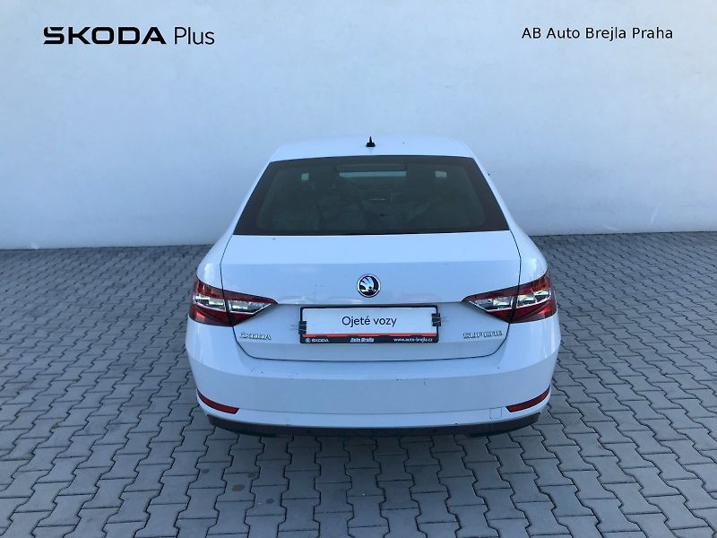 Škoda Superb (2017) GRT STY TD 140/2.0 A6F - fotka 10 z 27