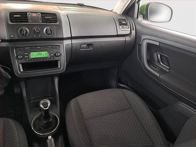 Škoda Fabia (2012) 1.2 TSI, Park. senzory - fotka 8 z 16