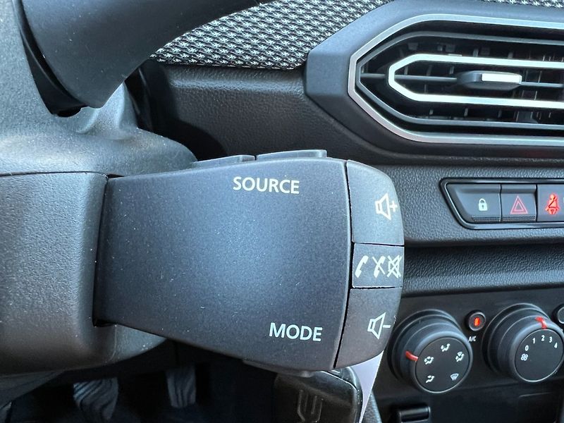 Dacia Jogger (2023) 1.0TCe 7míst! Tažné! ČR+1.maj. - fotka 22 z 32