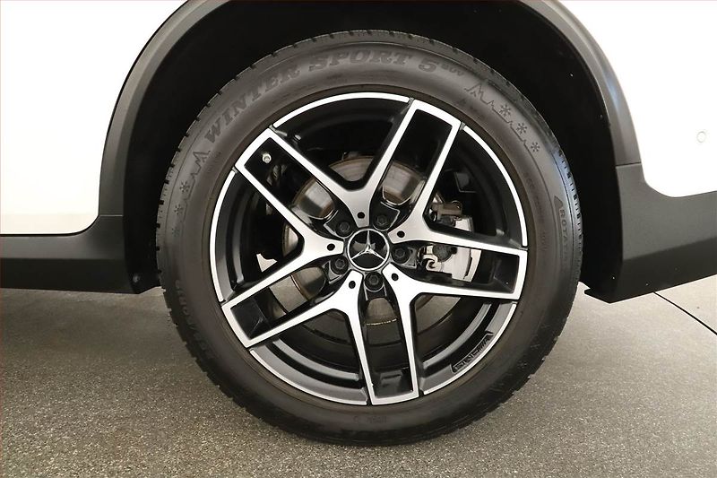 Mercedes-Benz GLC (2018) 43 AMG - fotka 12 z 21