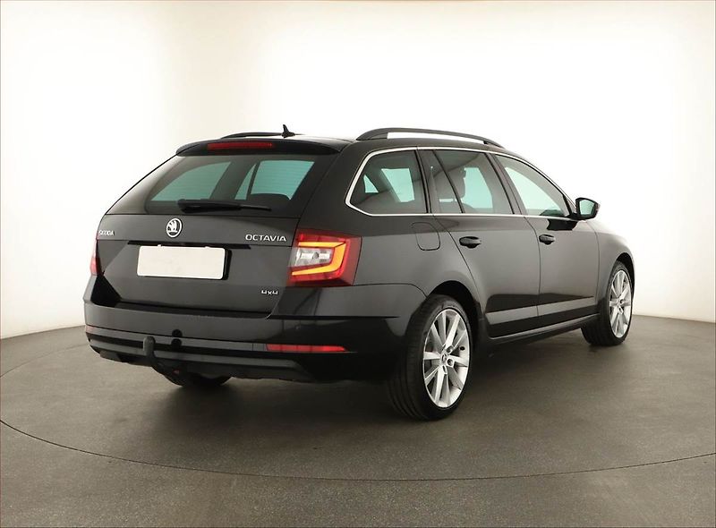 Škoda Octavia (2019) Style 2.0 TDI, 4X4, Automat - fotka 5 z 18