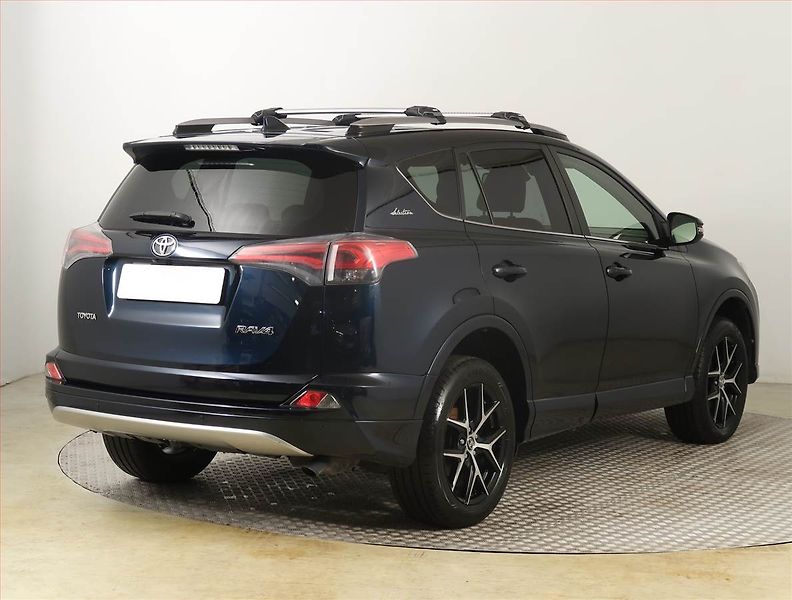 Toyota RAV4 (2018) Selection 2.0 D-4D, Serv.kniha - fotka 5 z 23