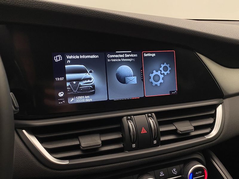 Alfa Romeo Giulia 2.0T VELOCE Q4 AUT  - fotka 36 z 56
